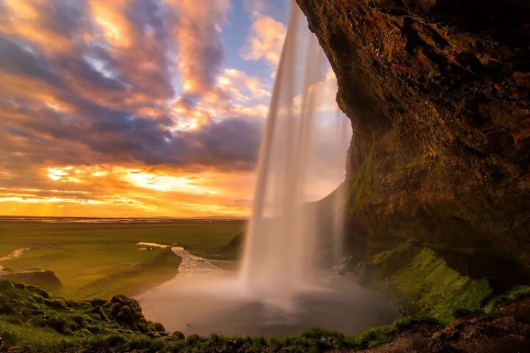 Seljalandsfoss waterfall